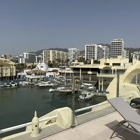 In Puerto Marina Appartement *