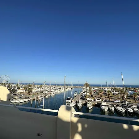 In Puerto Marina